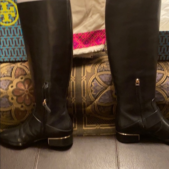 Authentic New Tory Burch Boots - Picture 6 of 7